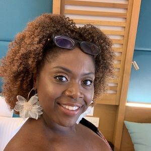 Meet your Posher, Nadine